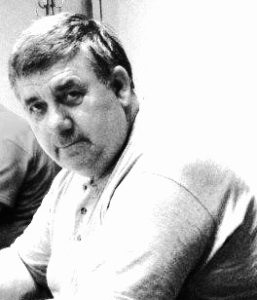 Zemřel Josef Jirsa 18. března 2026 zemřel ve věku 81 let pan Josef Jirsa, dlouholetý člen Republikové rady seniorů, zastupující seniory OSŽ za Jihočeský kraj. K železnici, tehdejším ČSD, nastoupil po vojně v roce 1965 a pracoval na ní 42 let v různých činnostech na Správě tratí Strakonice, naposledy jako vedoucí skupiny defektopistů, až do svého odchodu do důchodu. Celý život se se věnoval také práci pro odbory, před důchodem osm let působil jako předseda ZV OSŽ ST Strakonice. Po odchodu do důchodu se práci pro OSŽ věnoval i jako senior - od roku 2013 byl aktivním členem Republikové rady seniorů OSŽ, kde začal pracovat v roce 2013 a pravidelně se až do posledních chvil svého života účastnil jednání rady a práci pro seniory OSŽ. Byl znám svojí klidnou povahou a dochvilností, svoji práci si pokaždé odvedl na výbornou a byl to kamarád pro všechny. Bylo na něj vždy spolehnutí - kdykoliv byl požádán o pomoc, vždy rád pomohl. V životě člověk potká hodně lidí. Jsou však takoví, se kterými se vždy rádi potkáváme, těšíme se na setkání s nimi a můžeme je považovat za své přátelé. Jsme rádi, že Pepík k nim patřil. Členové Republikové rady seniorů OSŽ a ZO OSŽ ST Strakonice